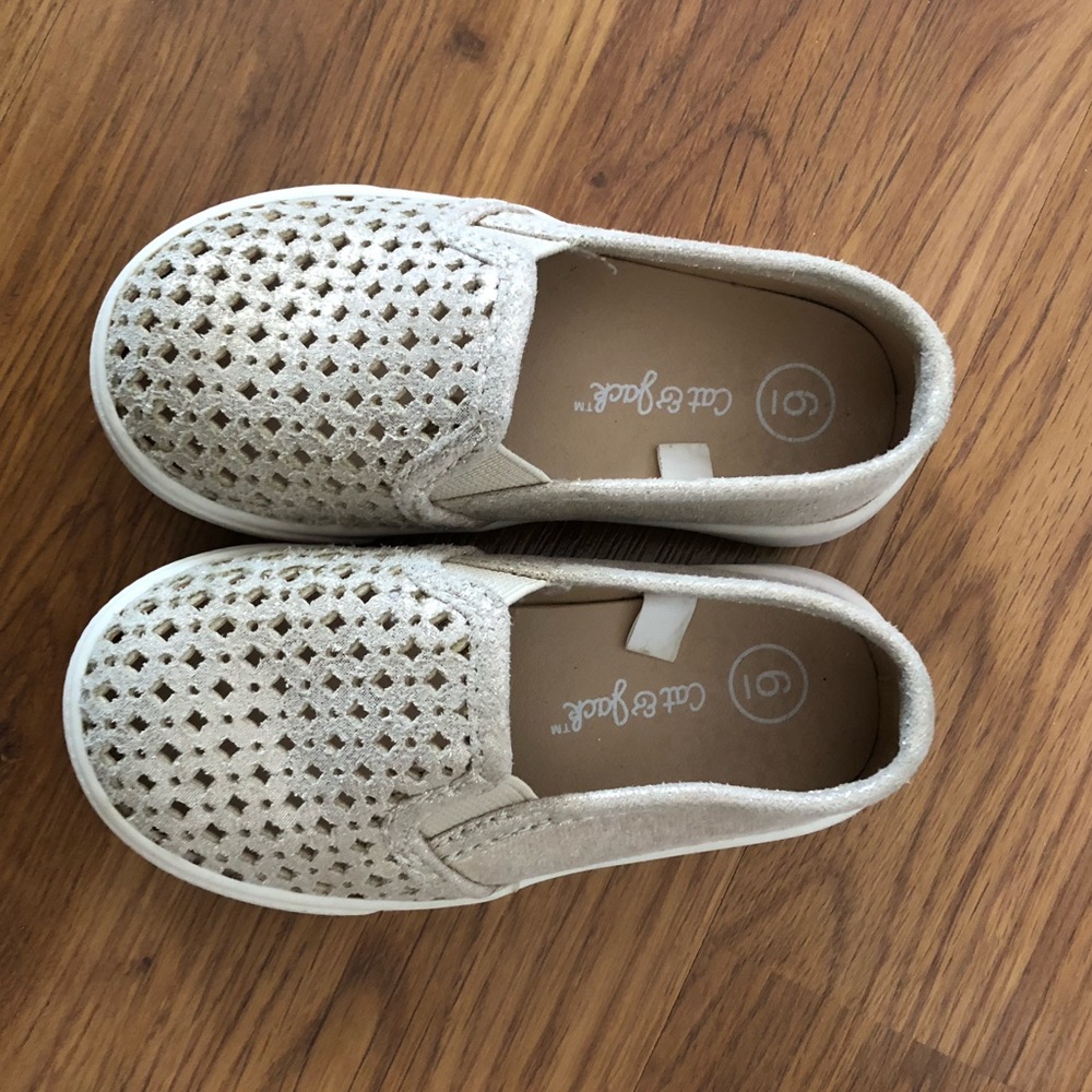 Gold cat and jack slides size 6